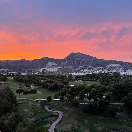 Hill View With Fresh Renovation Διαμέρισμα Benalmádena