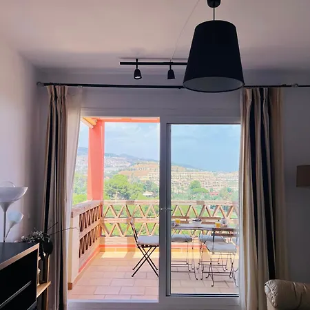 Hill View With Fresh Renovation Διαμέρισμα Benalmádena