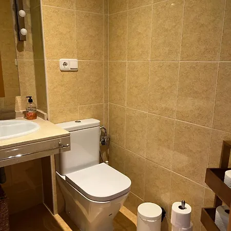 Hill View With Fresh Renovation Διαμέρισμα *